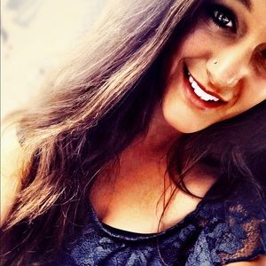 Meet your Posher, Kayla